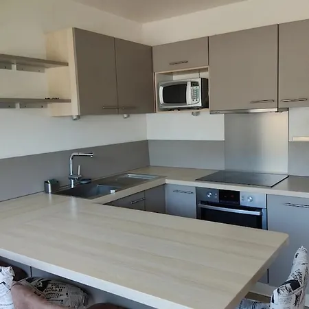 Charming Apt With Balcony In Mandelieu *