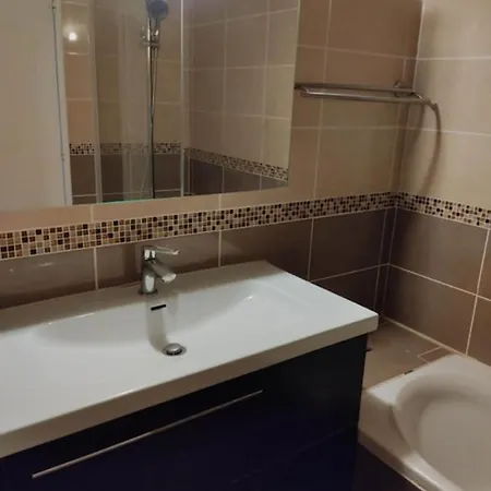 Apartment Charming Apt With Balcony In Mandelieu